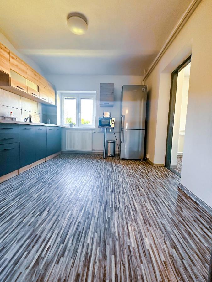 Vesele Apartment *